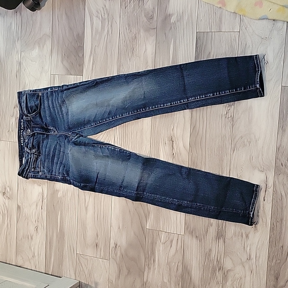 AMERICAN EAGLE NEXT LEVEL STRETCH JEANS. Size 10 long.